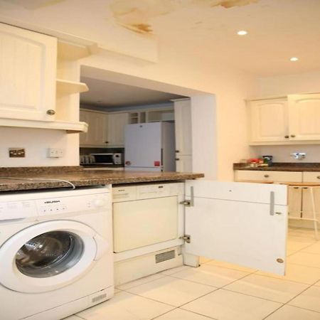 Oyo Timi Holiday Homes London Ngoại thất bức ảnh