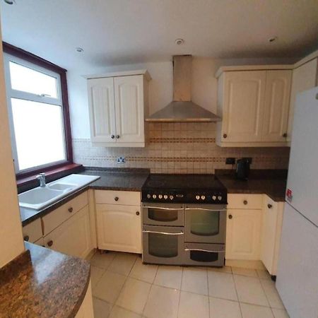 Oyo Timi Holiday Homes London Ngoại thất bức ảnh