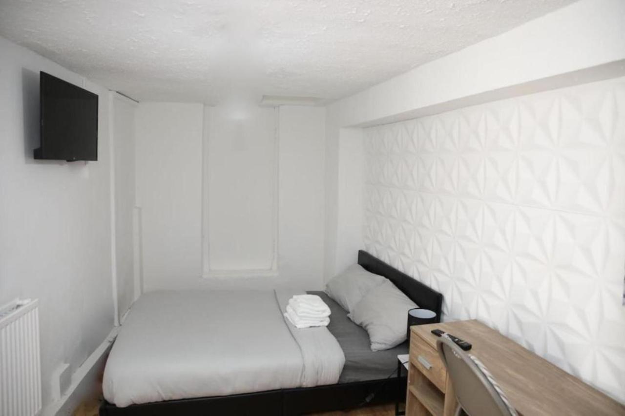 Oyo Timi Holiday Homes London Ngoại thất bức ảnh