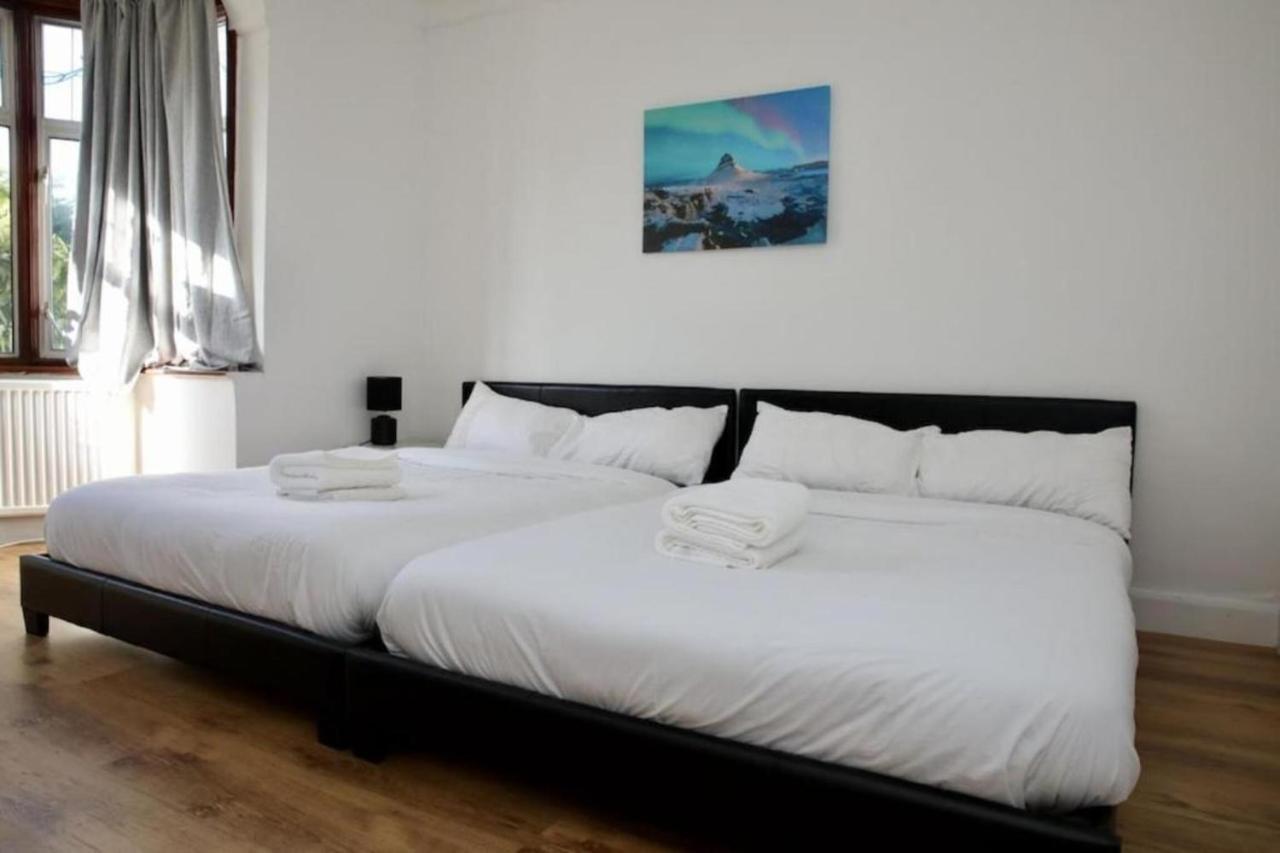 Oyo Timi Holiday Homes London Ngoại thất bức ảnh