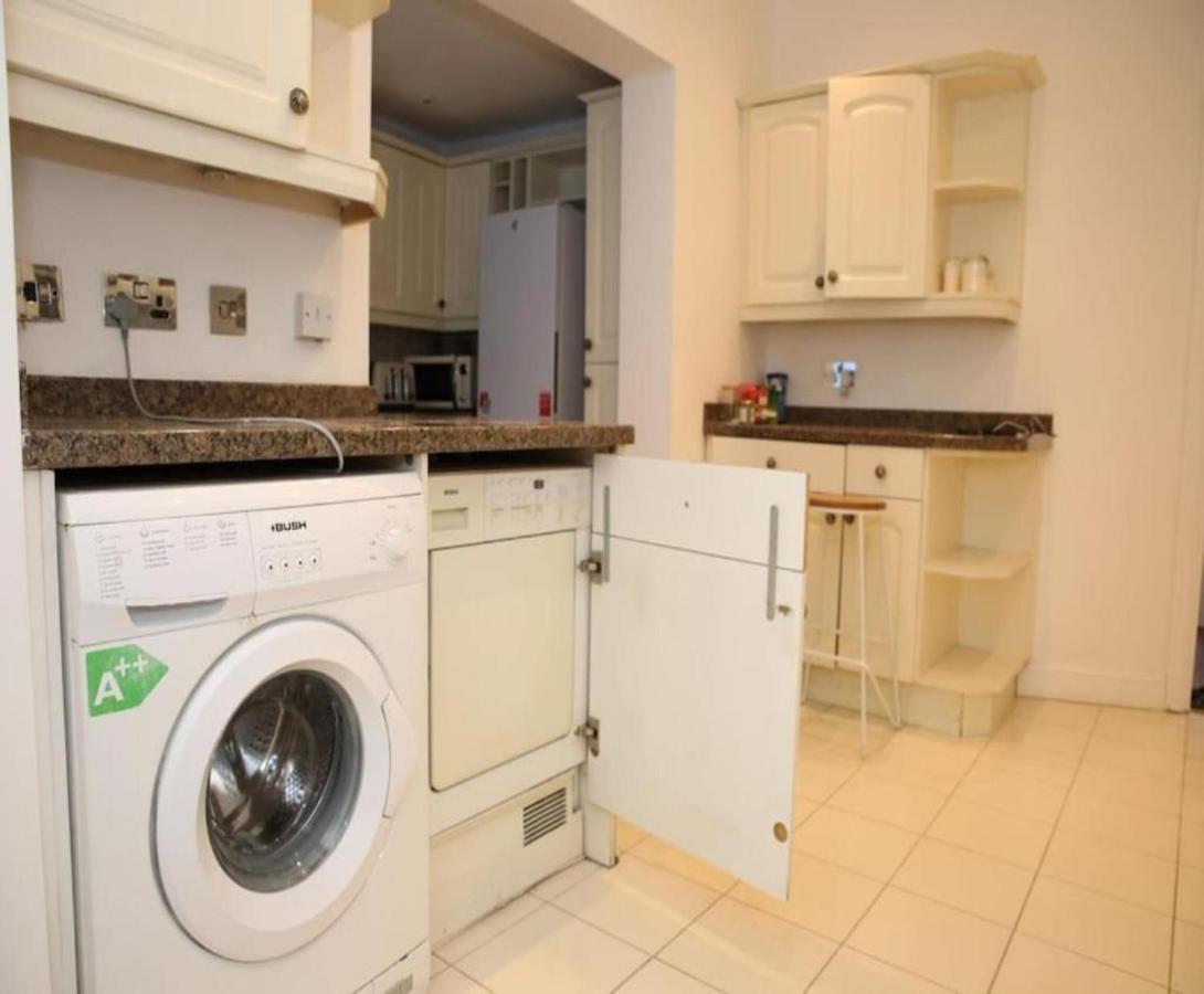 Oyo Timi Holiday Homes London Ngoại thất bức ảnh