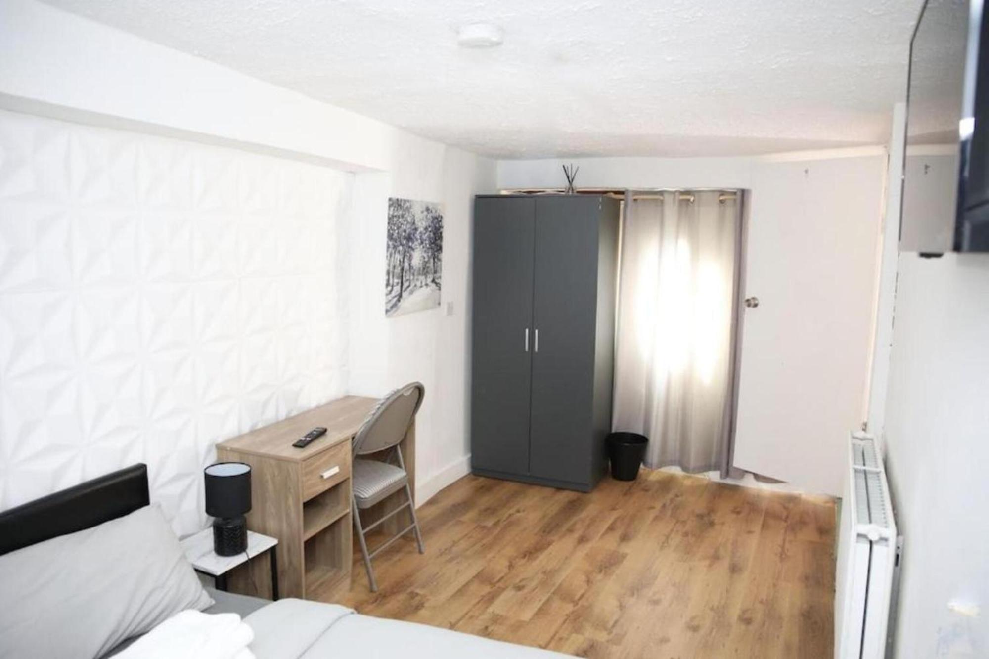 Oyo Timi Holiday Homes London Ngoại thất bức ảnh